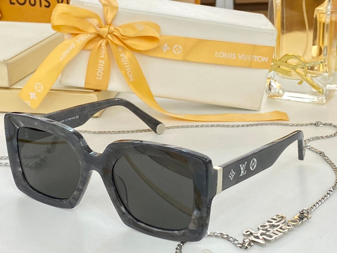 Louis Vuitton Sunglasses - DEEPREPS