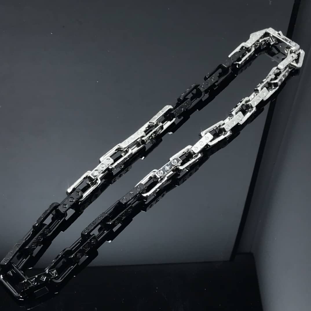 Wholesale Louis vuitton Logo Necklace - DEEPREPS