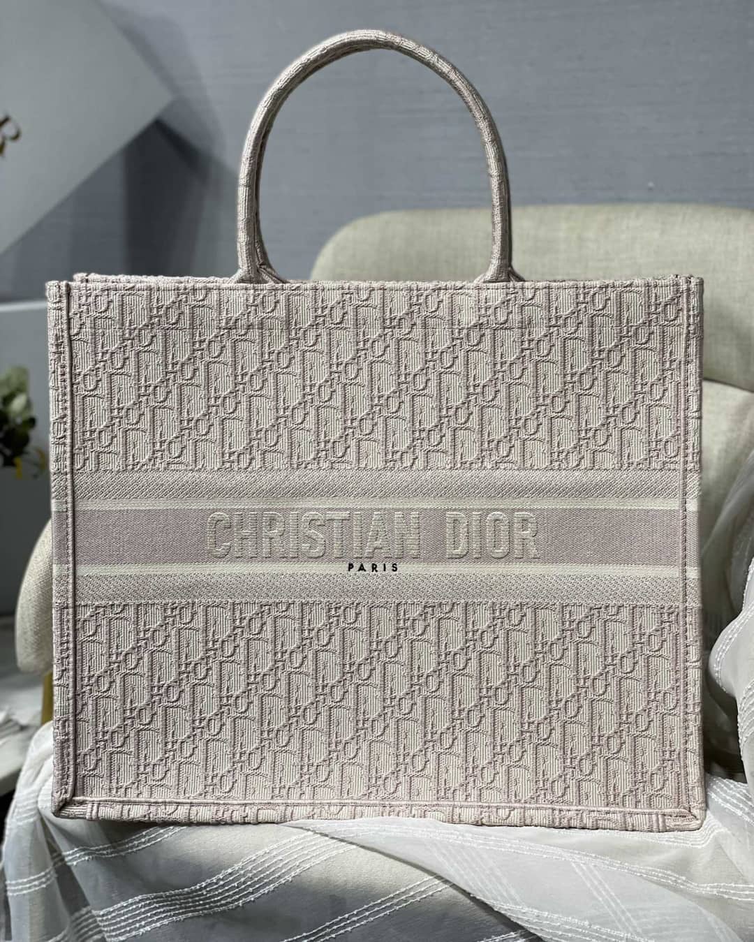 Christian Dior CD Book Embroidery Replica Tote - DEEPREPS