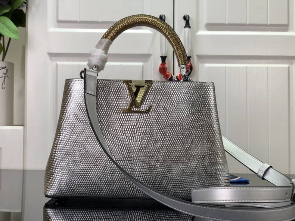 Louis Vuitton Capucines BB Collection N98093 Replica Shoulder Bag - DEEPREPS