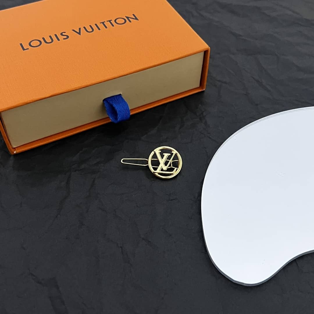 Wholesale Louis vuitton Logo Hair Pin - DEEPREPS