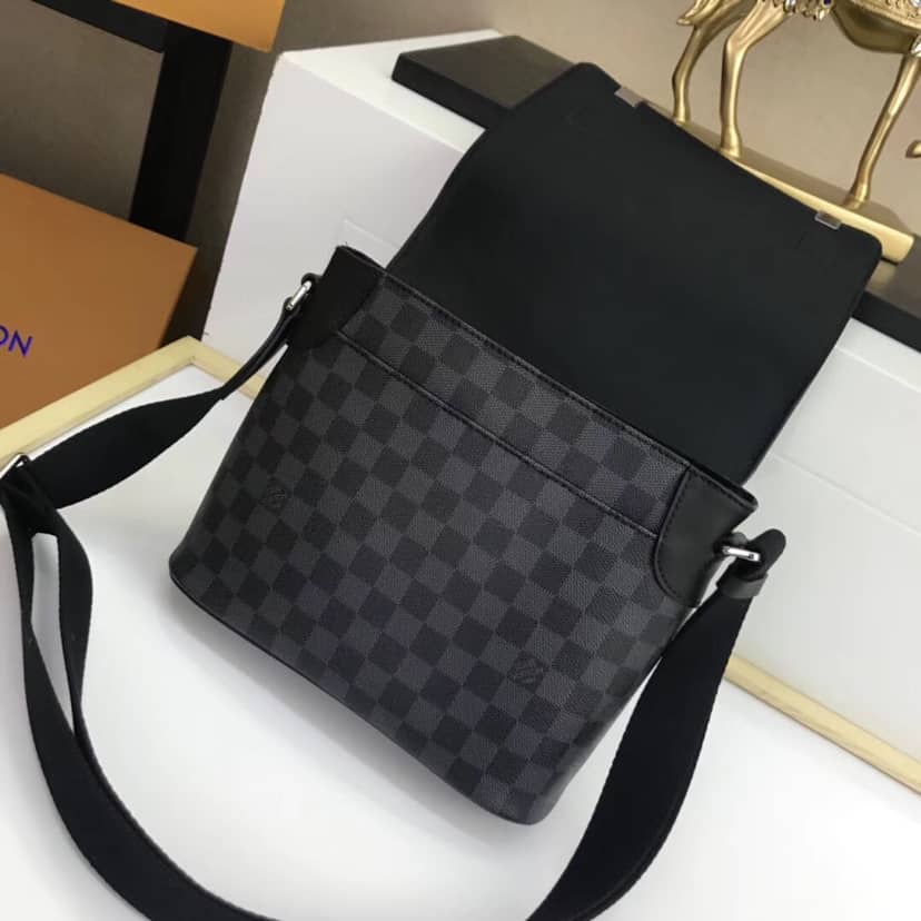 Louis Vuitton District PM Damier Graphite Canvas Messenger Bag Replica N41028 - DEEPREPS