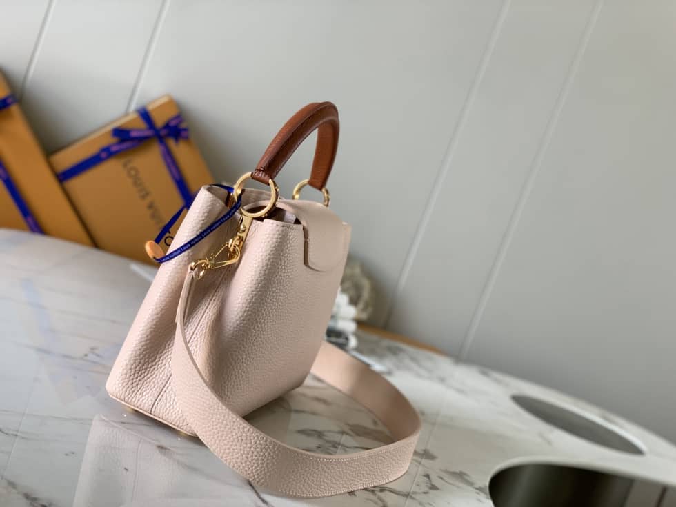 Louis Vuitton Capucines Taurillon Leather Shoulder Bag Replica - DEEPREPS