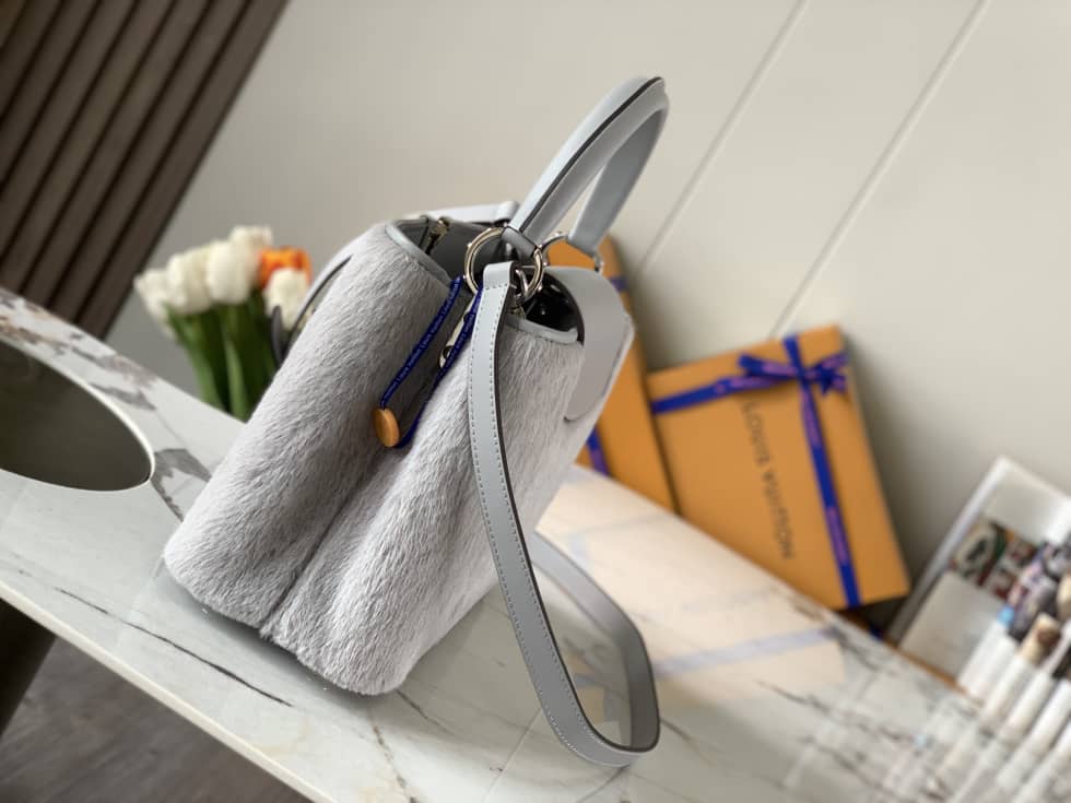 Louis Vuitton Capucines MM 2way Hand Magnolia M42258 Replica Crossbody Bag - DEEPREPS