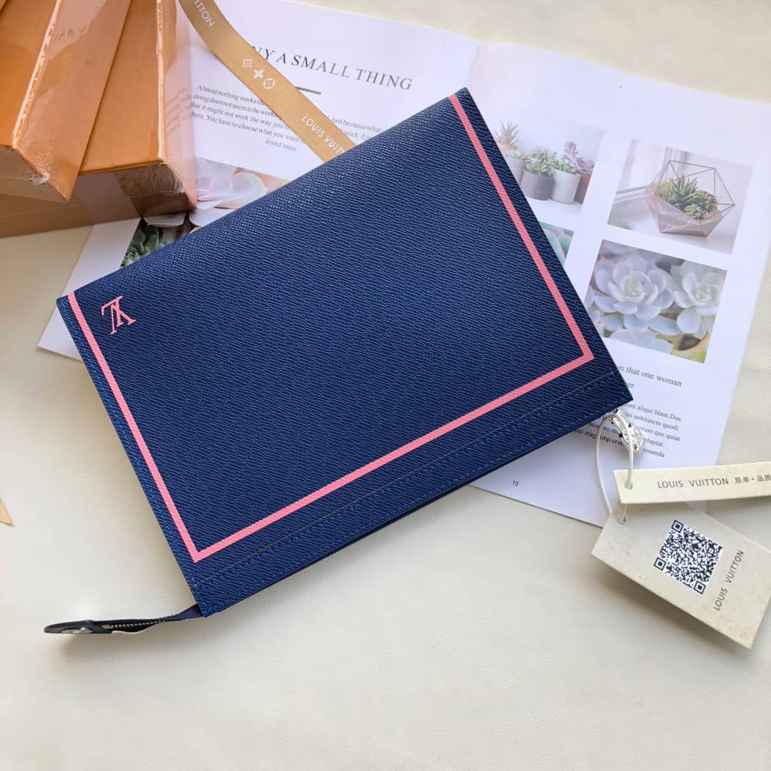 Louis Vuitton Taiga Leather Pochette Voyage MM Replica M30577 - DEEPREPS