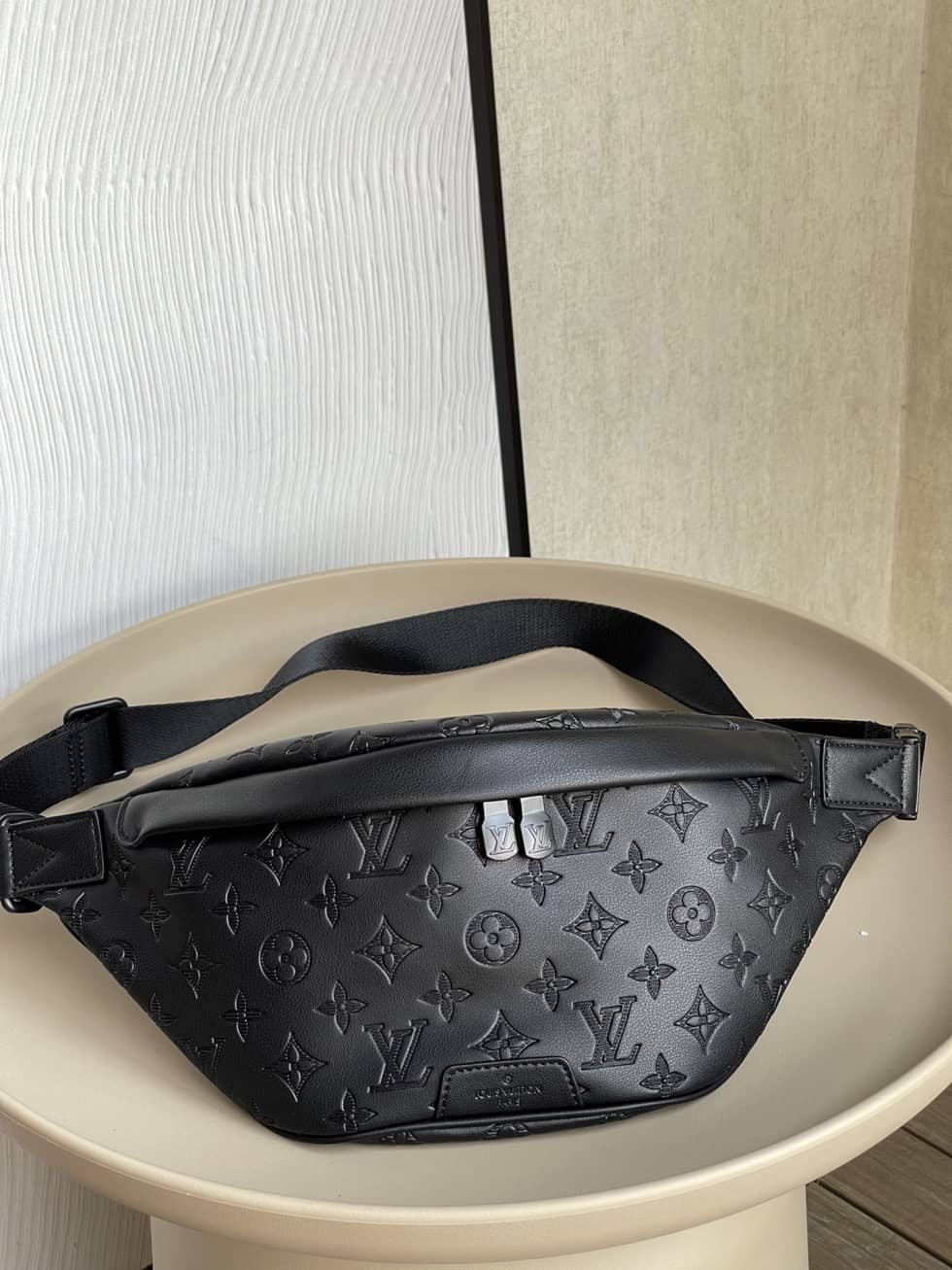 Louis Vuitton Discovery Bumbag PM Monogram Shadow Black M46036 Replica Belt Bag - DEEPREPS