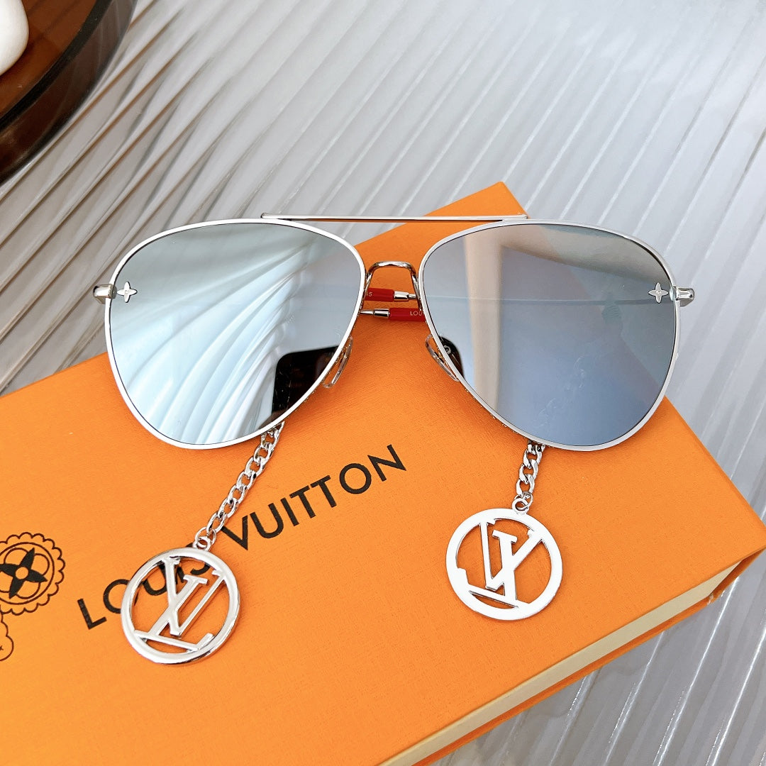 Louis Vuitton Sunglasses - DEEPREPS