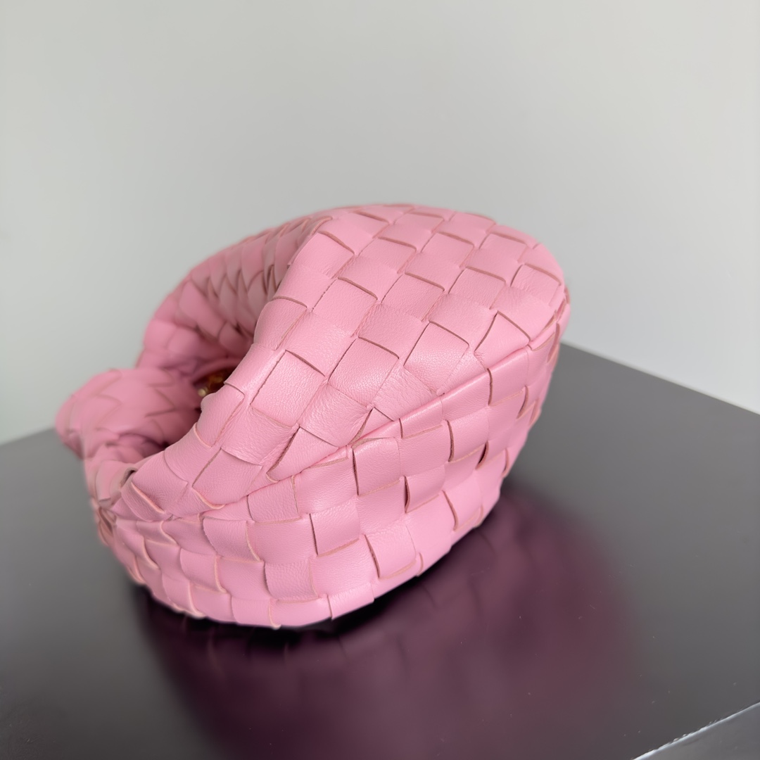 Bottega Veneta Woman - DEEPREPS