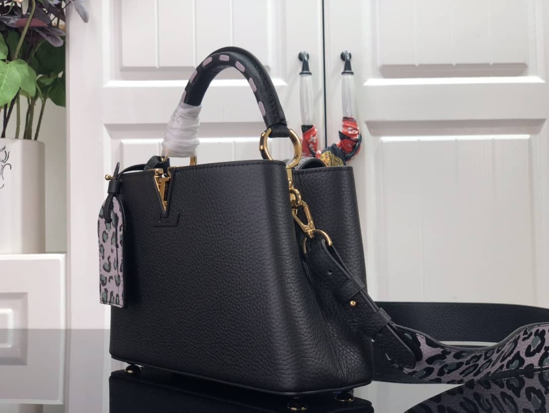Louis Vuitton Capucines BB Calfskin Handbag Black - DEEPREPS