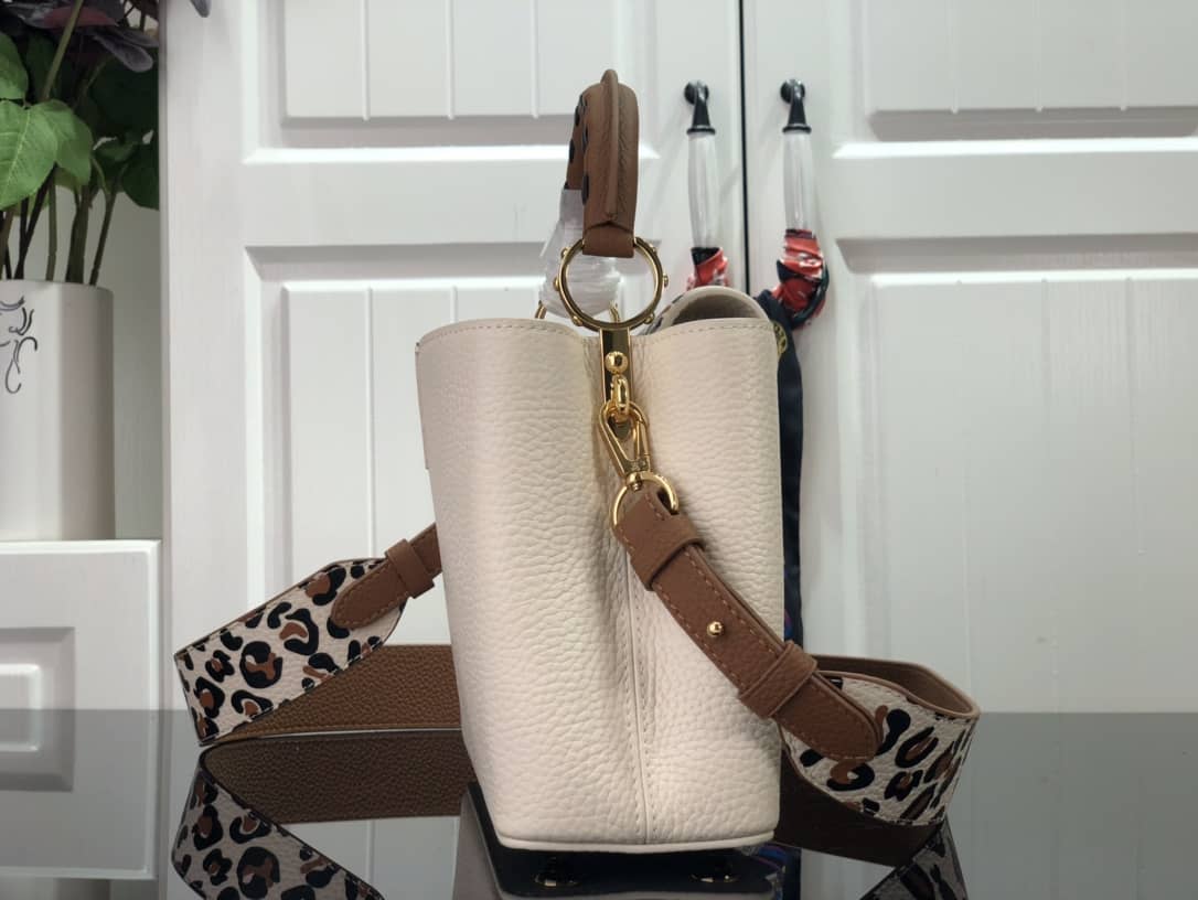 Louis Vuitton Capucines BB Calfskin Handbag Beige - DEEPREPS