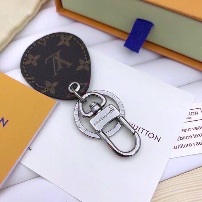 Knockoff Louis Vuitton Logo Key Chain - DEEPREPS