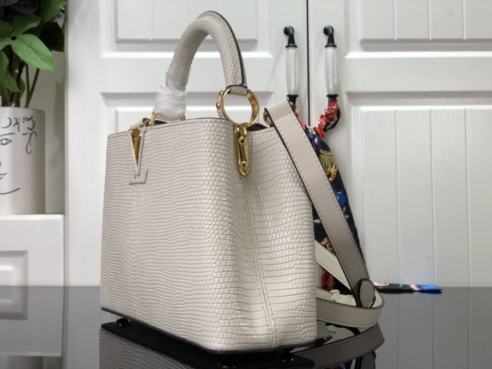 Louis Vuitton Capucines BB Collection N98093 Replica Shoulder Bag - DEEPREPS