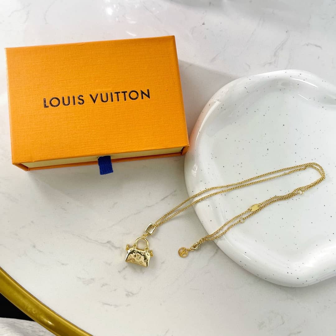 Fake Louis vuitton Logo Necklace - DEEPREPS