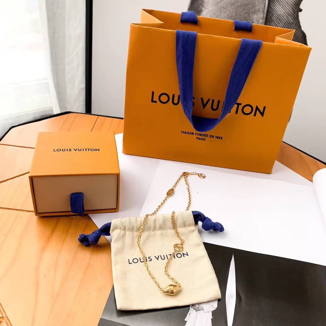 Fake Louis vuitton Logo Necklace - DEEPREPS