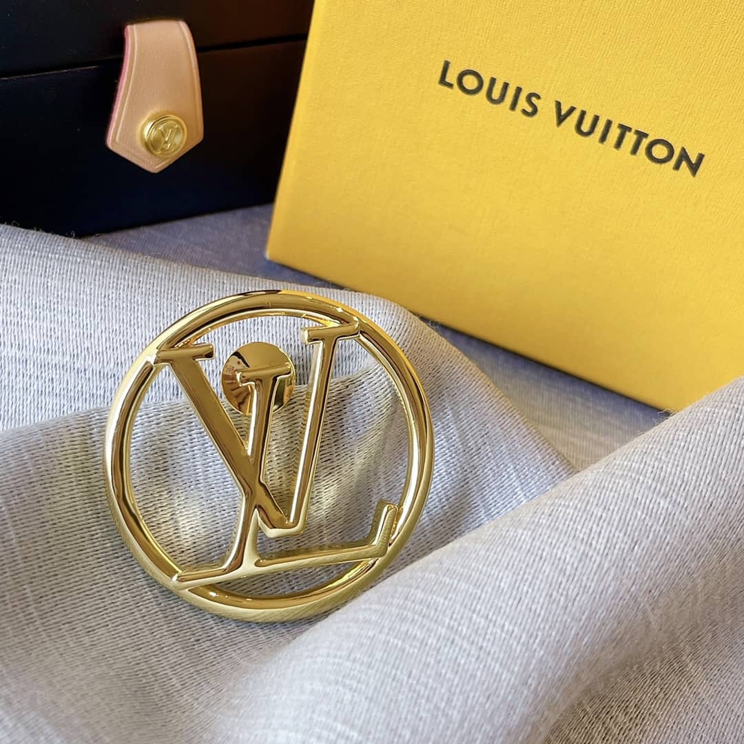 7 Star Louis vuitton Brooch - DEEPREPS