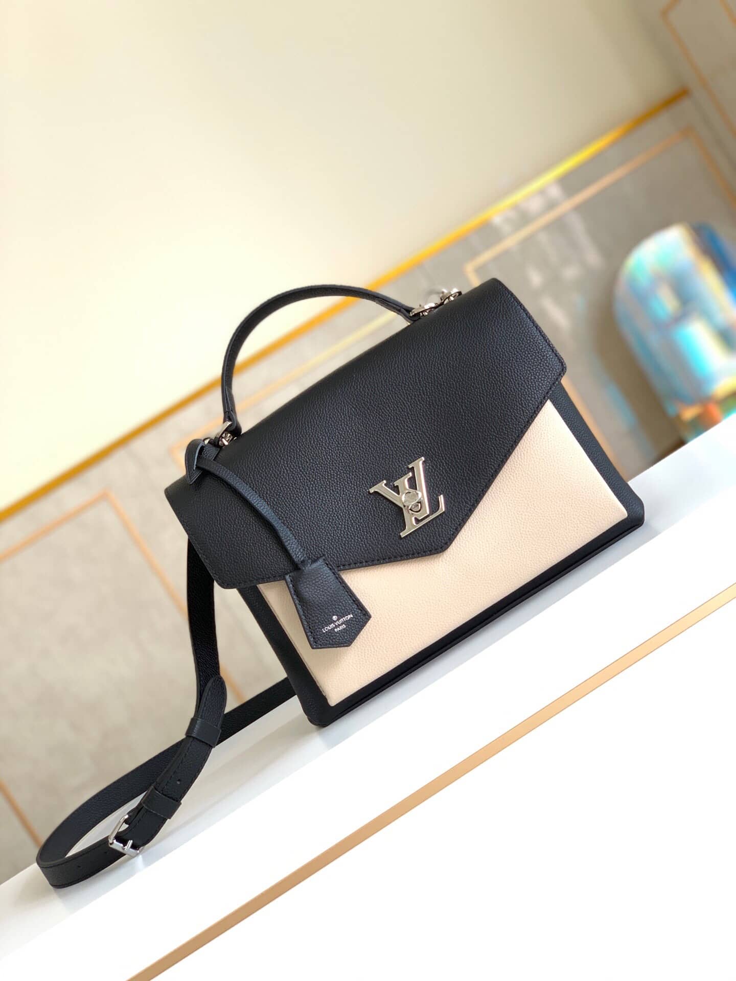 Louis Vuitton My Lockme Vanille Leather Crossbody Bag Replica M54878 - DEEPREPS