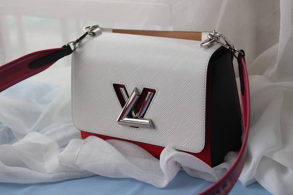 Louis Vuitton Textured Epi Leather Twist Series Bag White - DEEPREPS