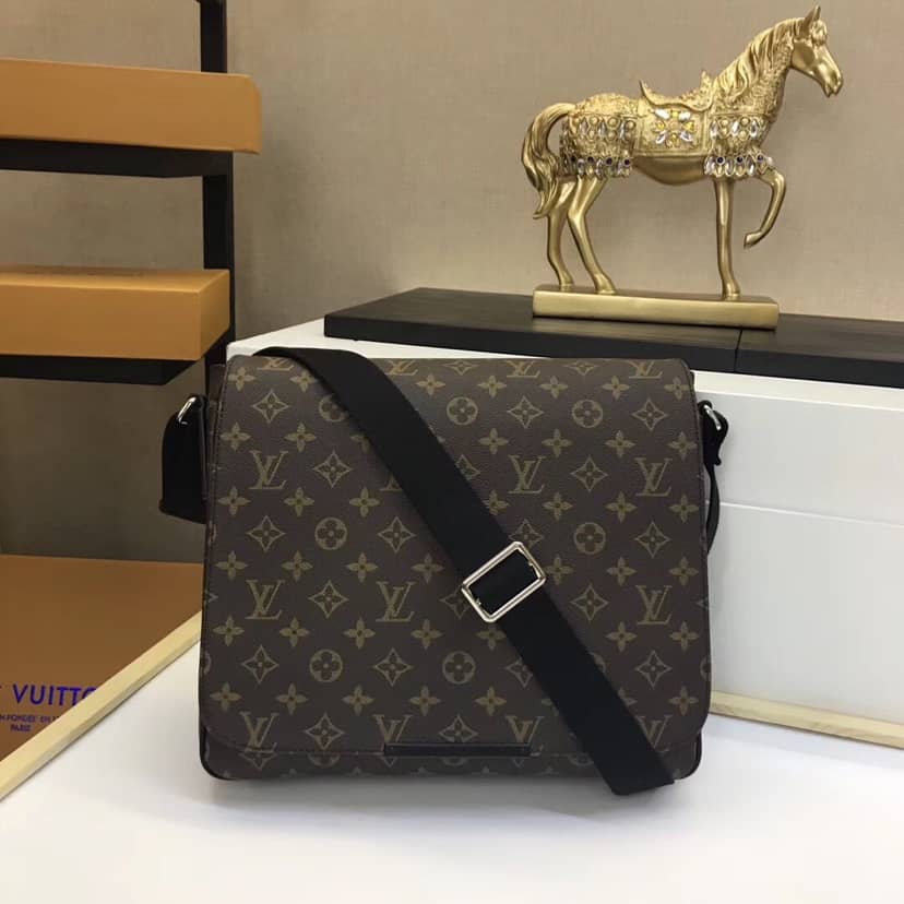 Louis Vuitton District MM Crossbody Shoulder Bag Replica M40934 - DEEPREPS