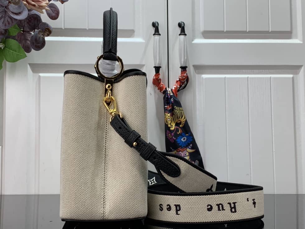 Louis Vuitton Capucines MM Black M59872 Replica Shoulder Bag - DEEPREPS