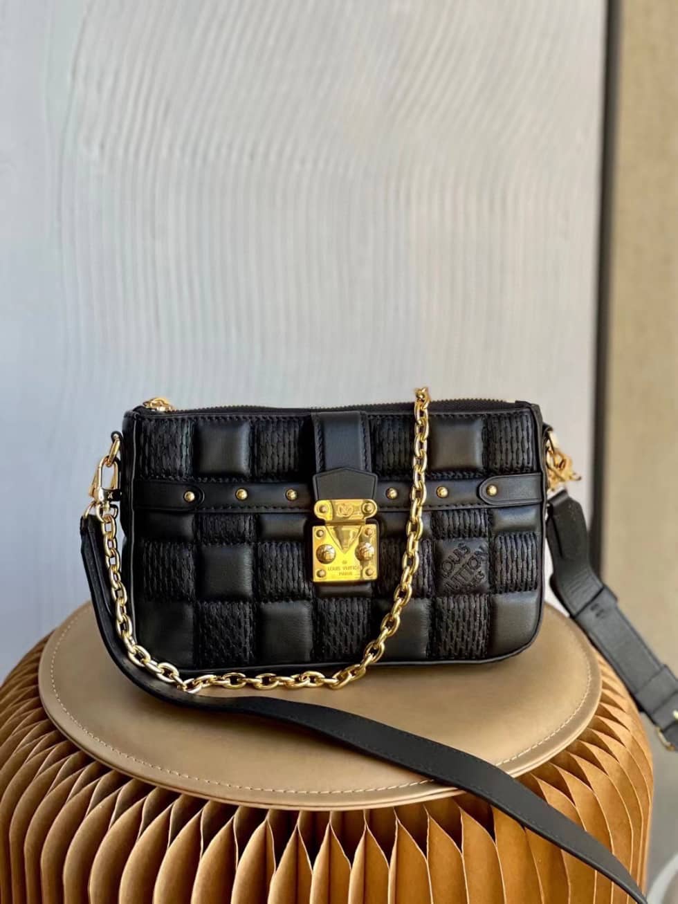 Louis Vuitton Pochette Troca Lamb Leather M59046 Replica Crossbody Bag - DEEPREPS