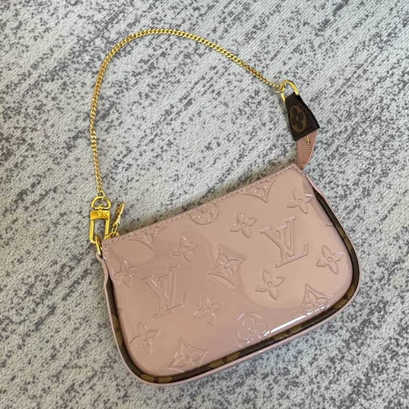 Louis Vuitton Pochette Dupe  Monogram Vernis Accessories Replica Pouch Pink M58009 - DEEPREPS