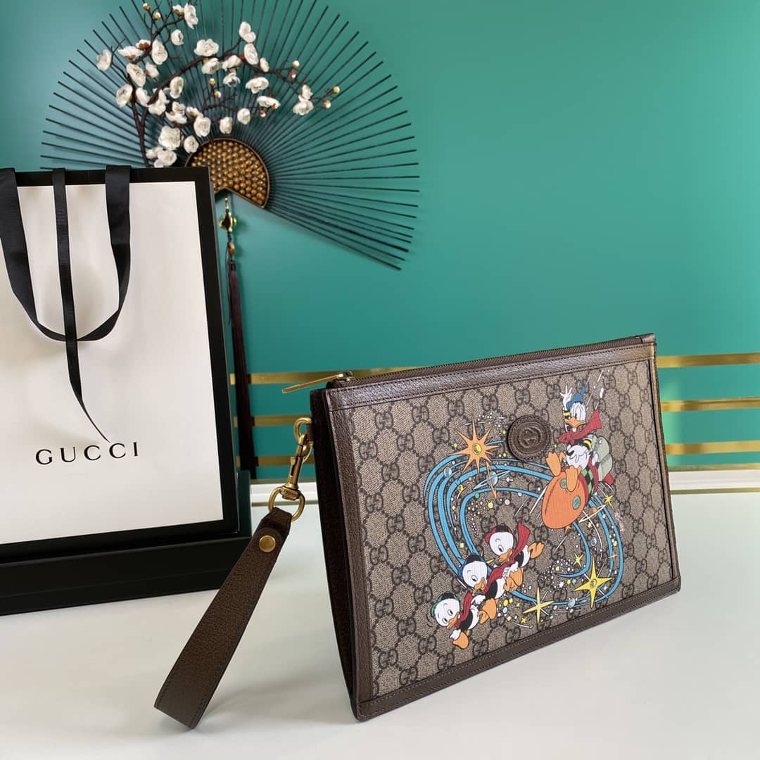 Gucci Disney GG Supreme Clutch Replica 647925 - DEEPREPS