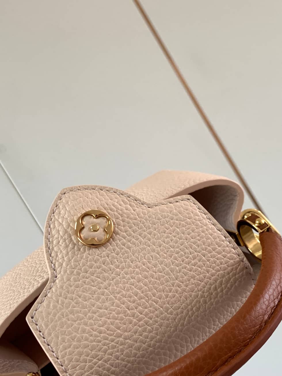 Louis Vuitton Capucines Mini M59253 Replica Crossbody Bag - DEEPREPS