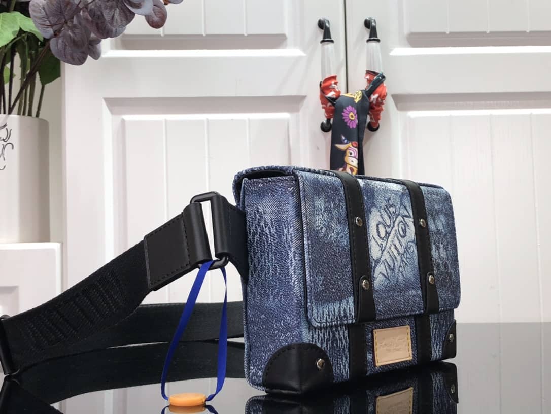 Louis Vuitton Damier Salt Canvas Replica Trunk Slingbag N50061 - DEEPREPS