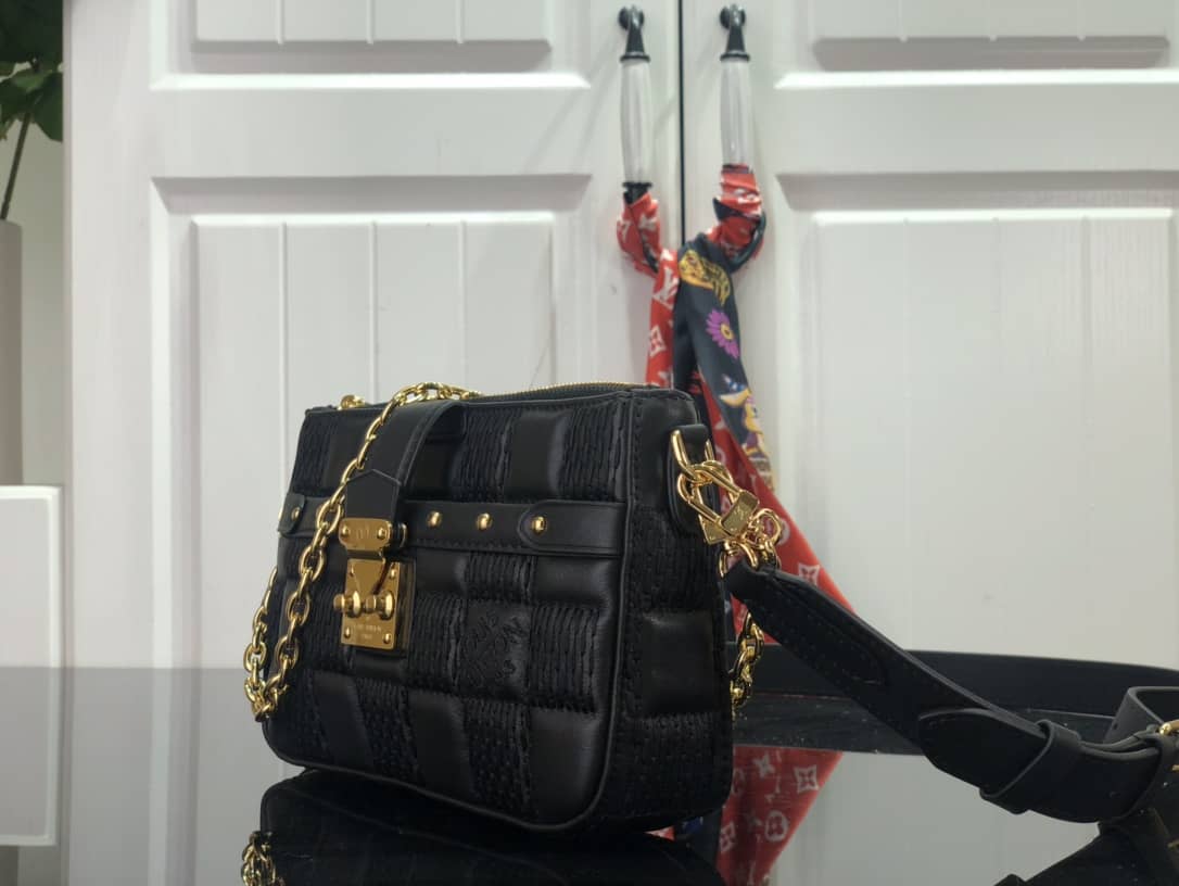 Louis Vuitton Pochette Troca Replica Shoulder Bag Black M59046 - DEEPREPS