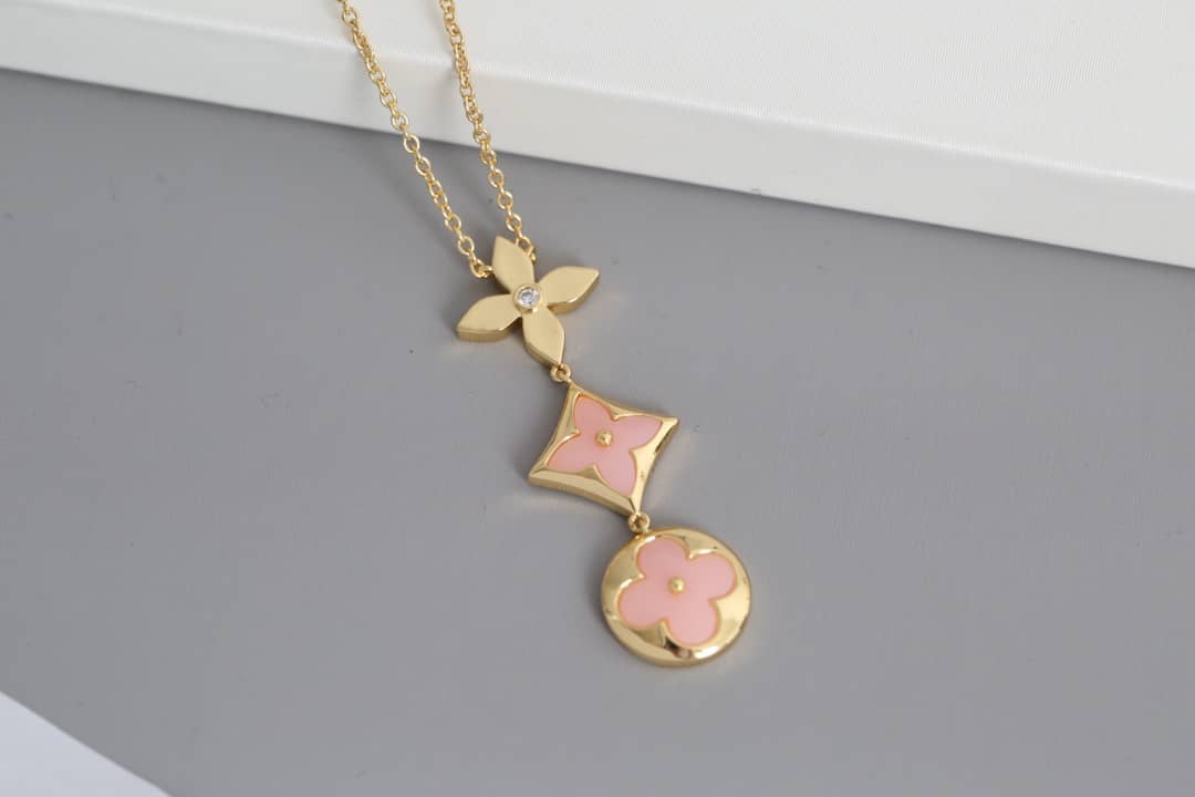 Fake Louis vuitton Logo Necklace - DEEPREPS