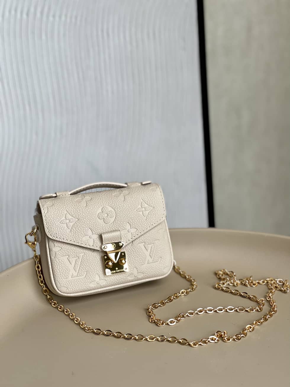 Louis Vuitton Micro Métis Chain Mini Pouch M81390 Replica Shoulder Bag - DEEPREPS