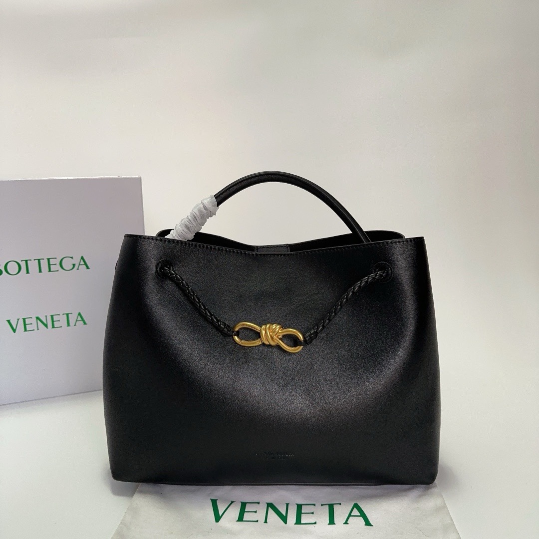 Bottega Veneta Woman - DEEPREPS
