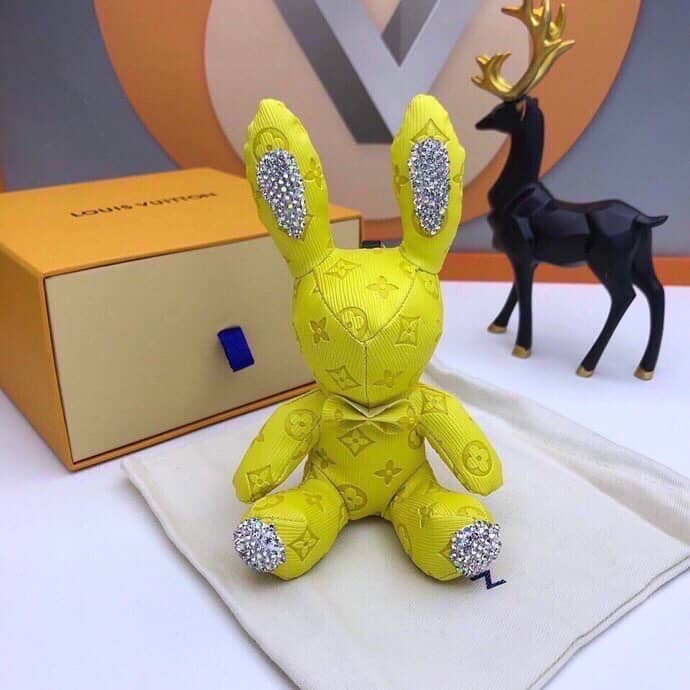 Fake Louis Vuitton Logo Key Chain - DEEPREPS