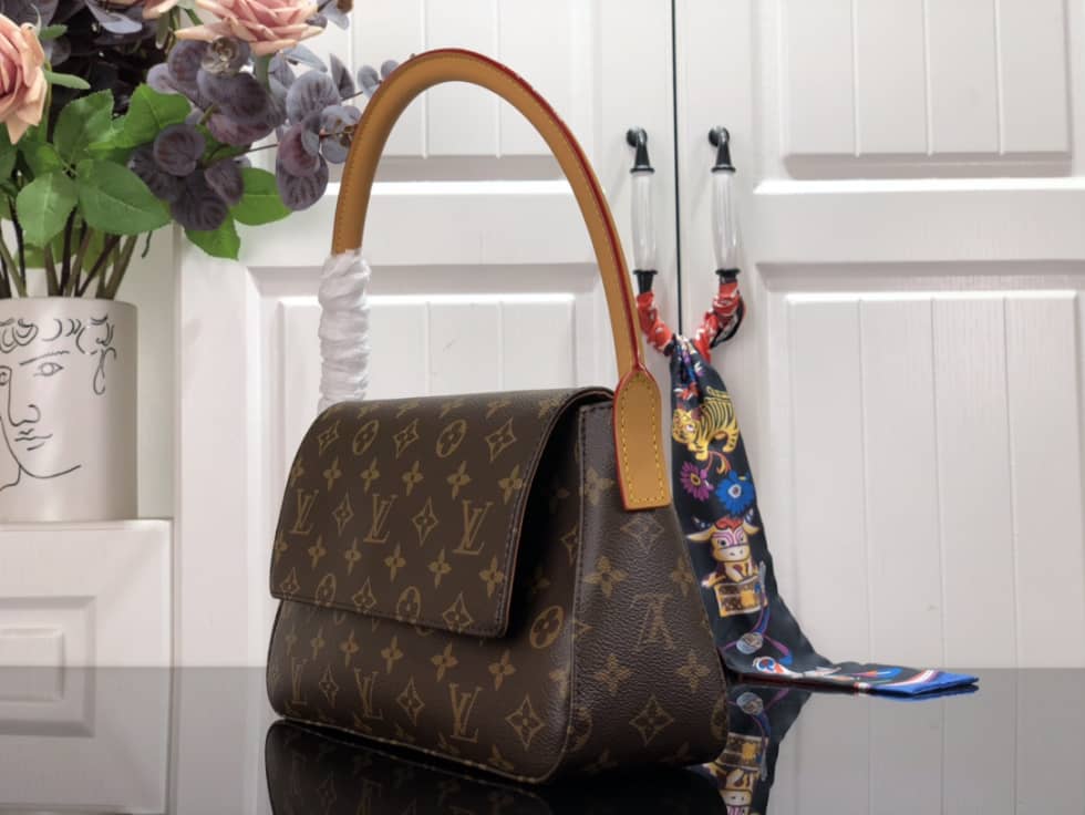 Louis Vuitton Mini Looping Monogram M51147 Replica Shoulder Bag - DEEPREPS