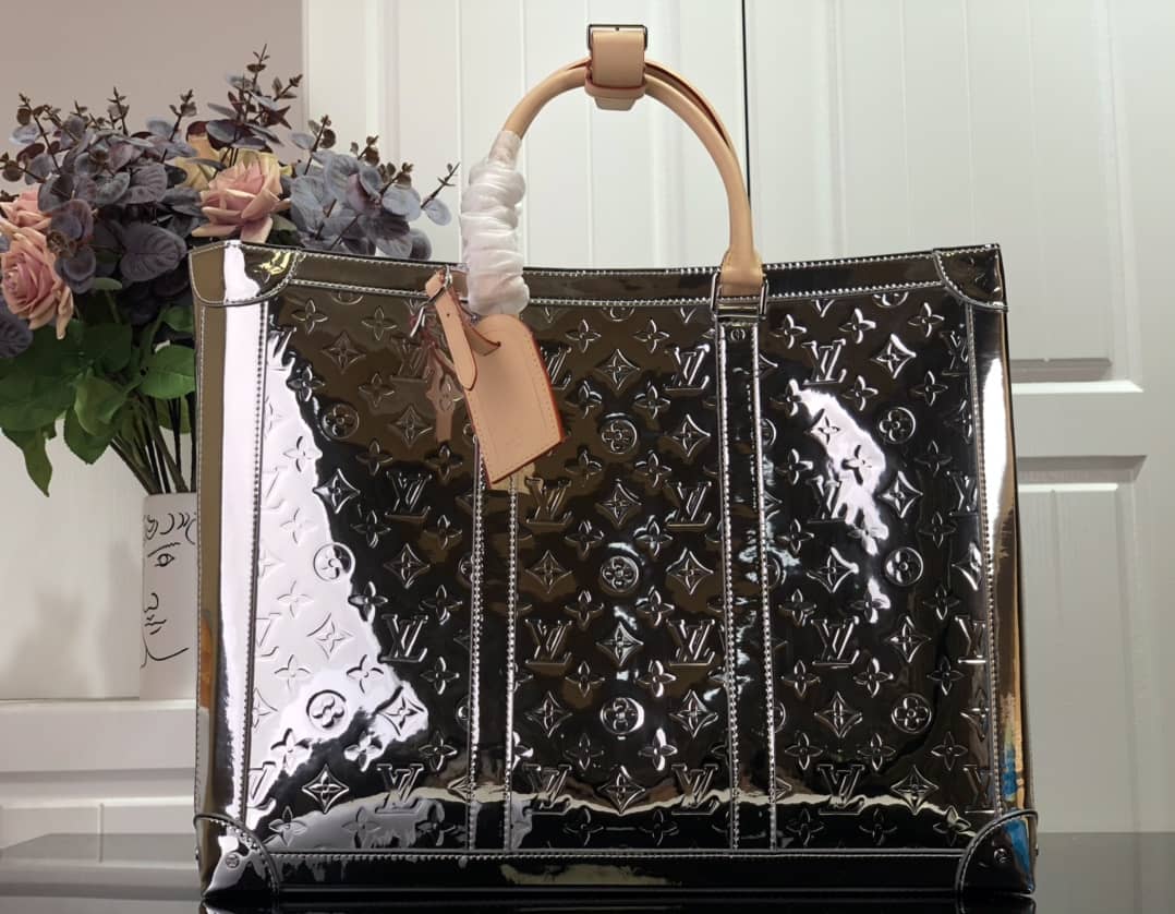 Louis Vuitton Monogram Mirror Coated Sac Plat Bag Replica M46121 - DEEPREPS