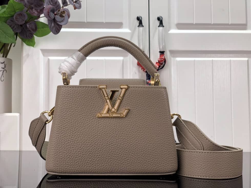 Louis Vuitton Capucines Mini Beige M59066 Replica Shoulder Bag - DEEPREPS