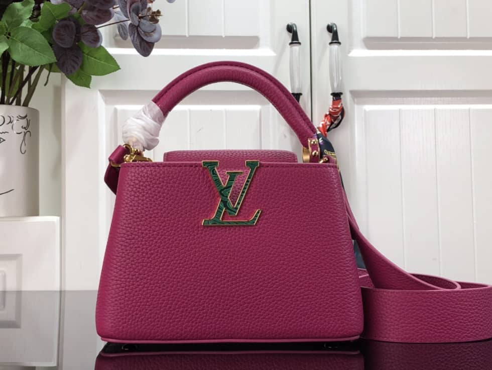 Louis Vuitton Capucines MM Rose M59066 Replica Shoulder Bag - DEEPREPS