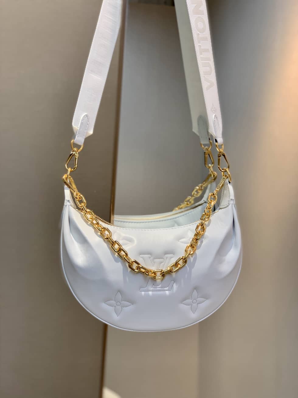 Louis Vuitton Over The Moon Bubblegram White M59959 Replica Hobo - DEEPREPS