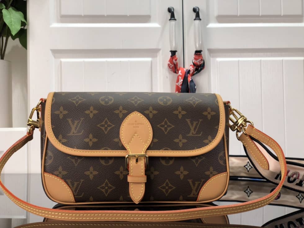 Louis Vuitton Diane Monogram M45985 Replica Crossbody Bag - DEEPREPS