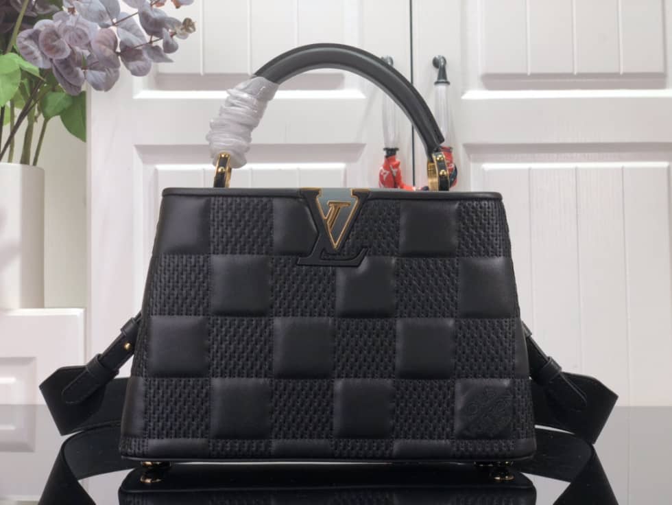 Louis Vuitton Capucines BB Black M59225 Replica Shoulder Bag - DEEPREPS