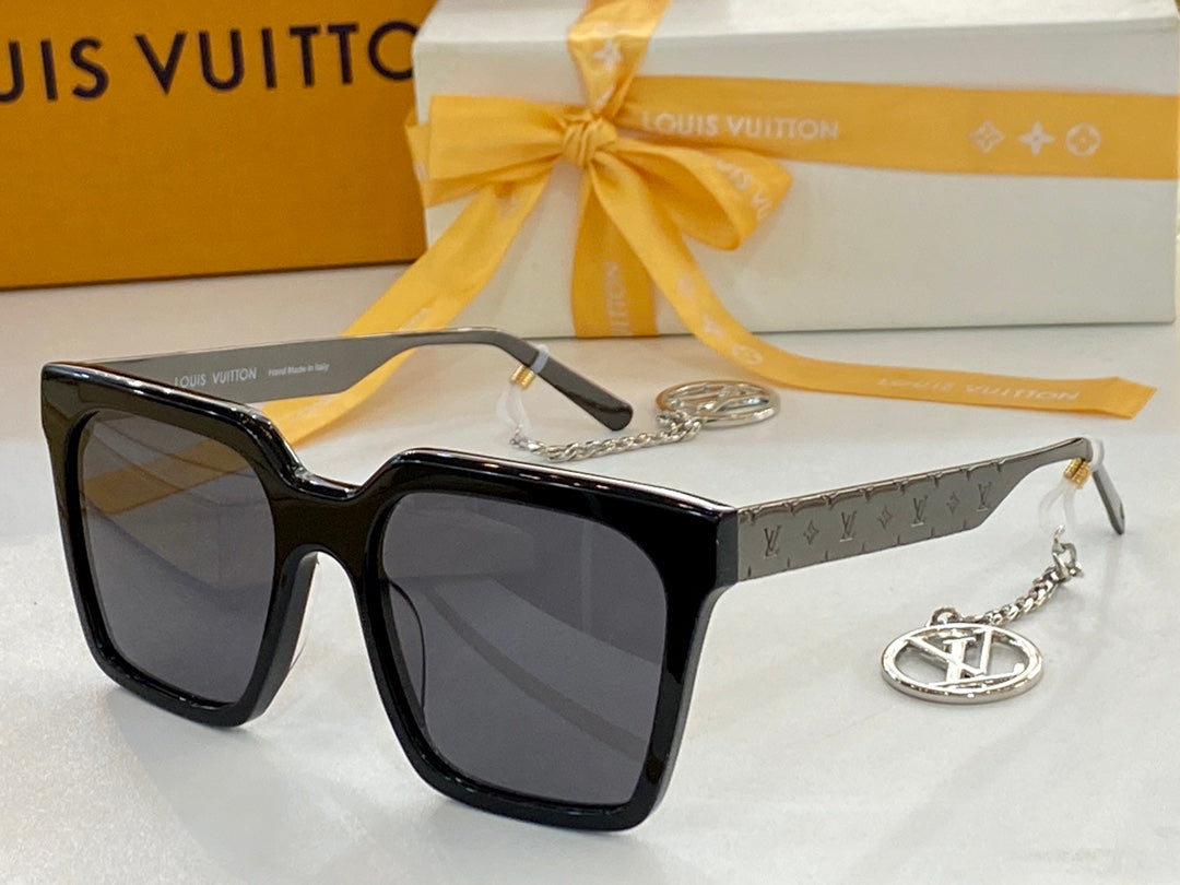Louis Vuitton Sunglasses - DEEPREPS