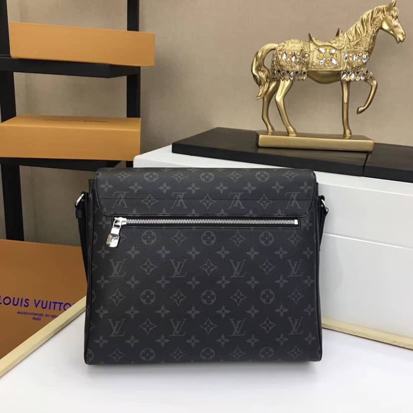 Louis Vuitton District MM Monogram Replica Messenger Bag M44001 - DEEPREPS