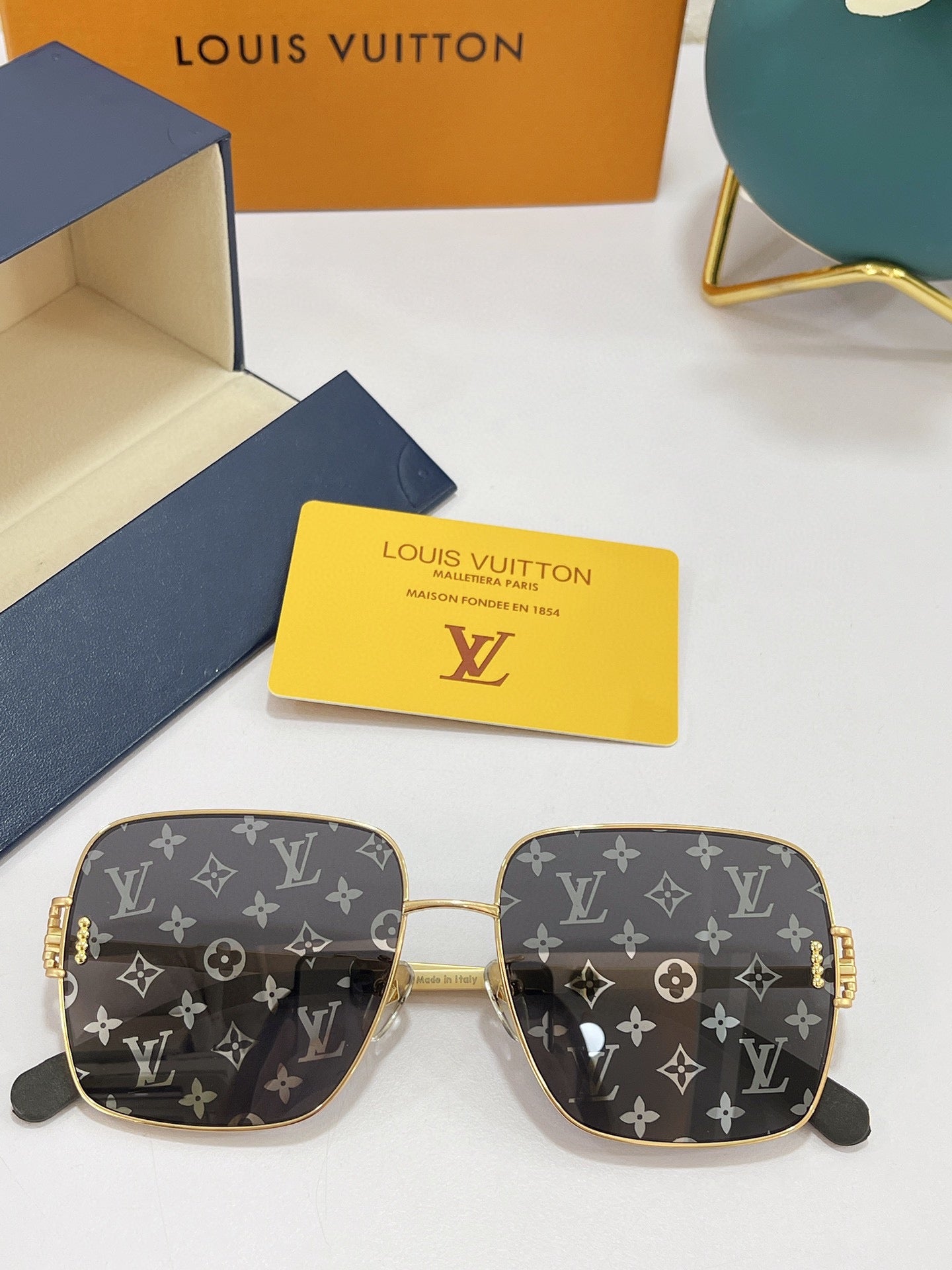 Louis Vuitton Sunglasses - DEEPREPS