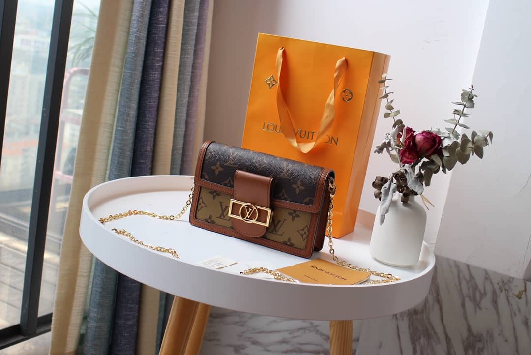 Louis Vuitton Dauphine Chain Wallet Replica Shoulder Bag Brown M68746 - DEEPREPS