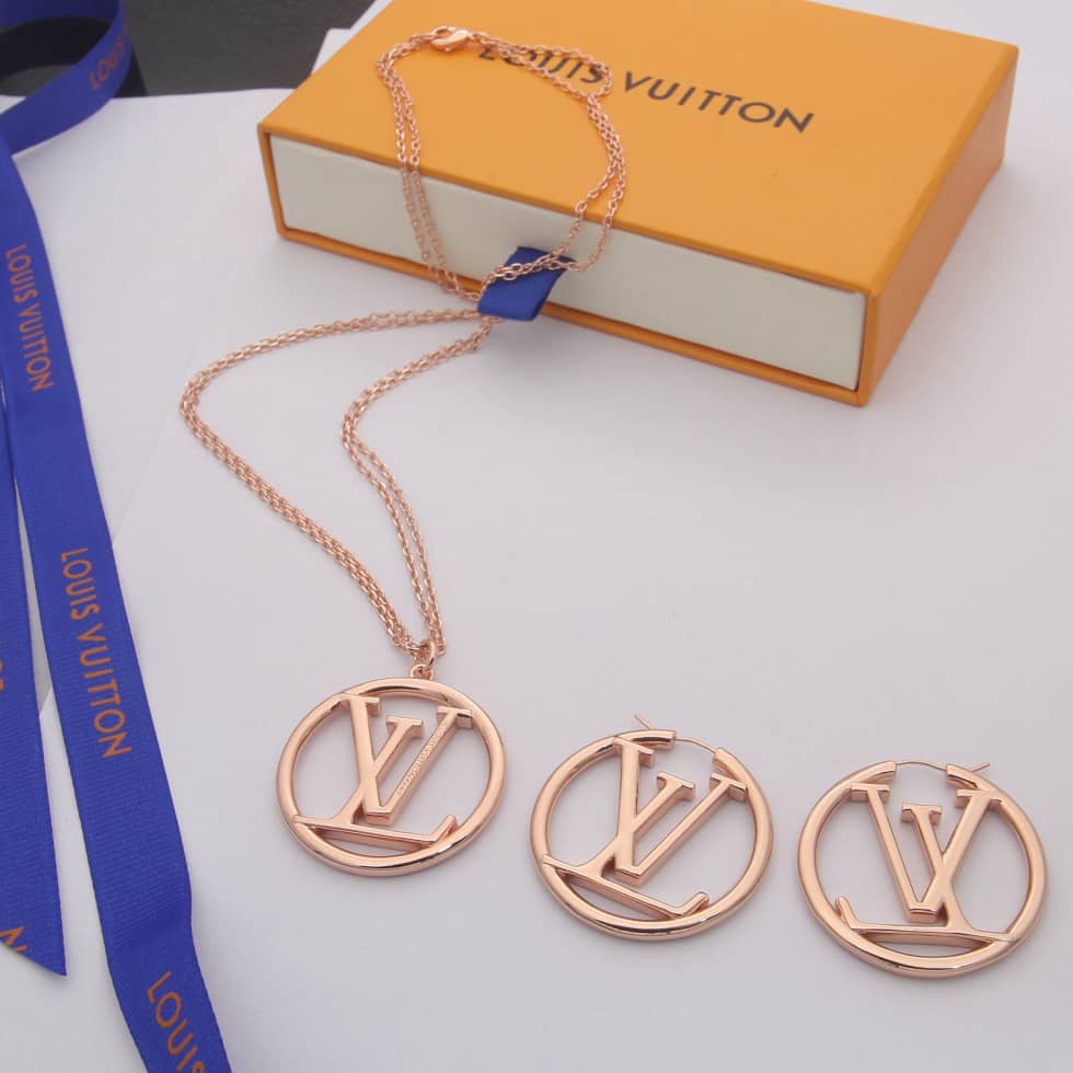 Wholesale Louis vuitton AAA+ Necklace - DEEPREPS