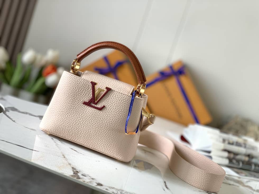 Louis Vuitton Capucines Mini M59253 Replica Crossbody Bag - DEEPREPS