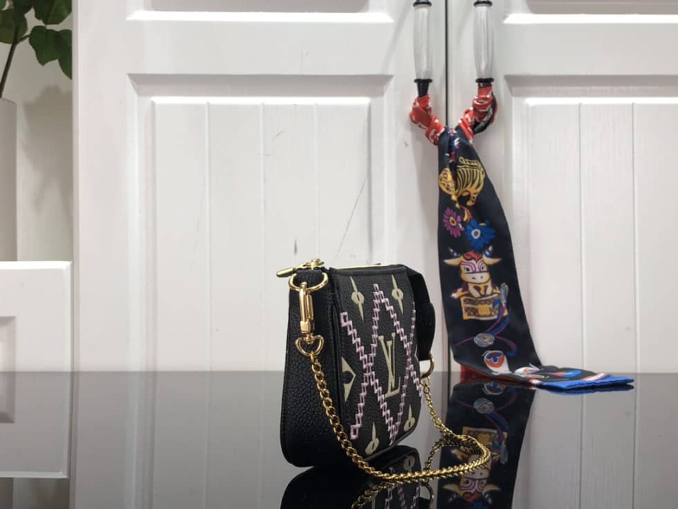 Louis Vuitton Mini Pochette Accessoires Empreinte Broderies Black M81140 Replica - DEEPREPS
