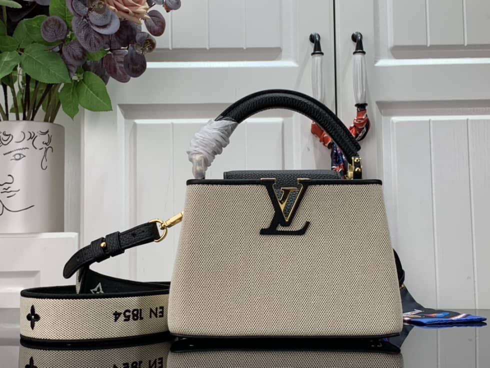 Louis Vuitton Capucines Mini Black M59872 Replica Shoulder Bag - DEEPREPS