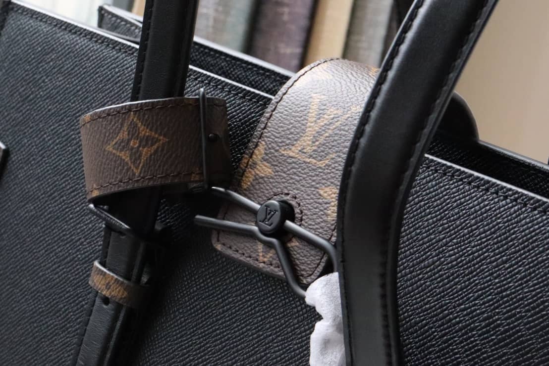 Louis Vuitton Retro Wearable Mens Shopping Bag Replica M30725 - DEEPREPS