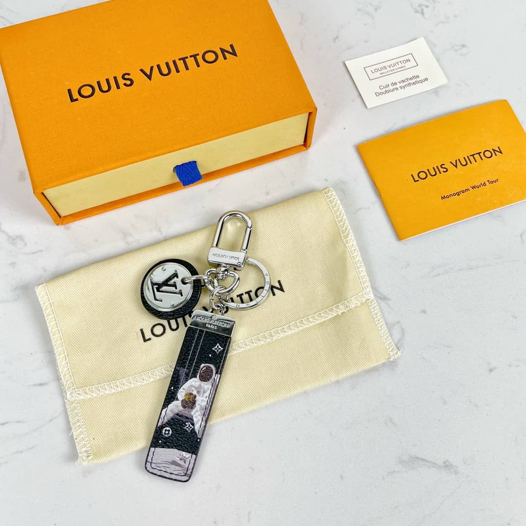Wholesale Louis Vuitton Logo Key Chain - DEEPREPS